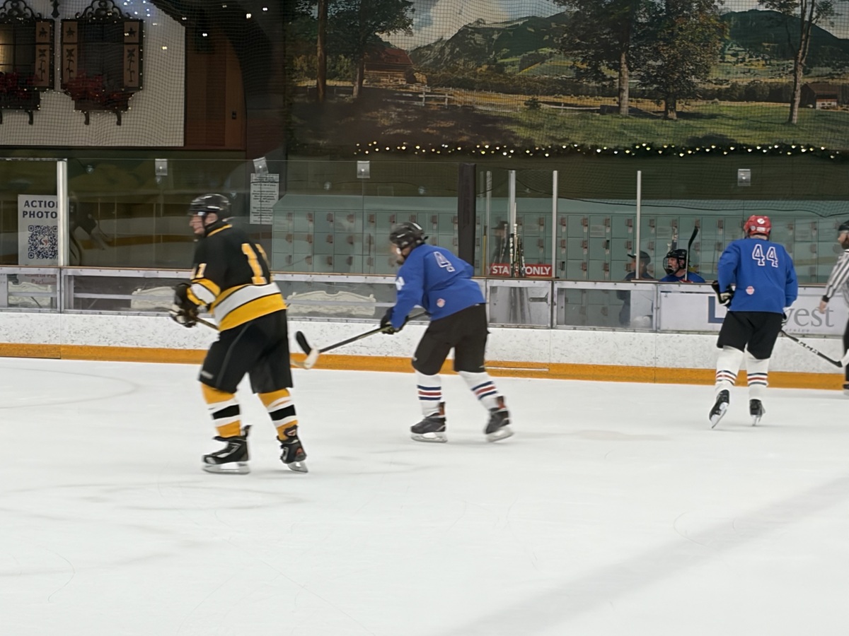 USA 80+ HOF final game action shot